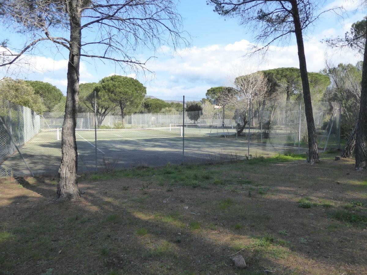 Residences Du Golf Saint-Raphaël Exteriér fotografie